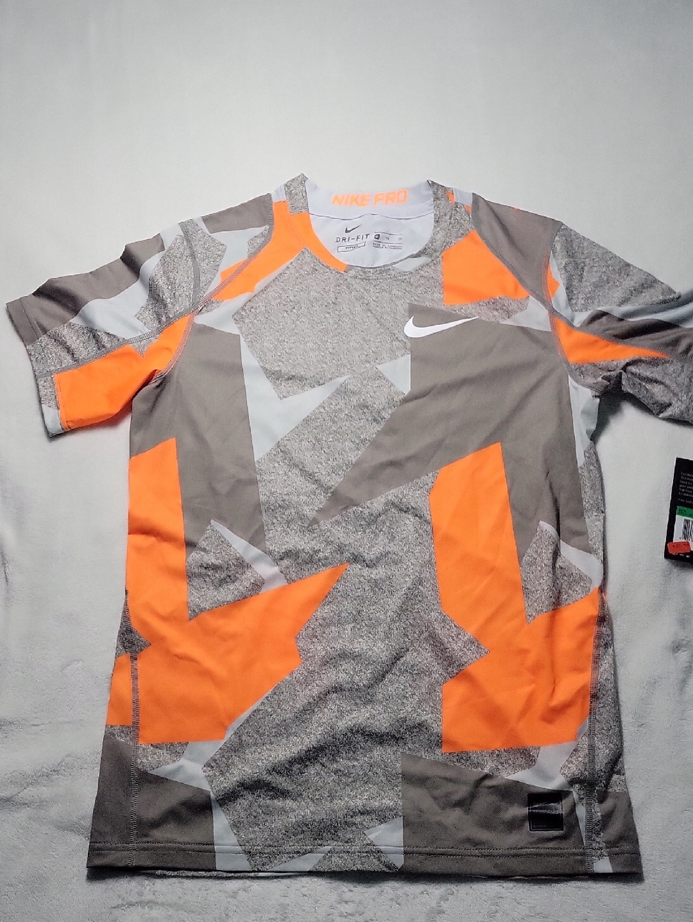 Nike Boys XL Short Sleeve Performance Shirt in Orange and Gray Camouflage